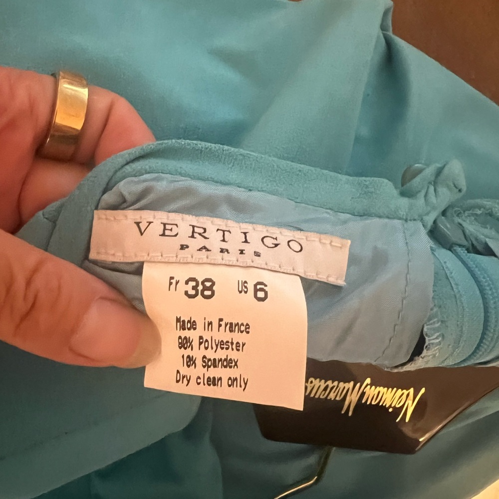 Beautiful and brand new imitation leather suit, made in Paris